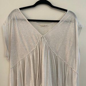 🦋Jella C White Flowy Tee